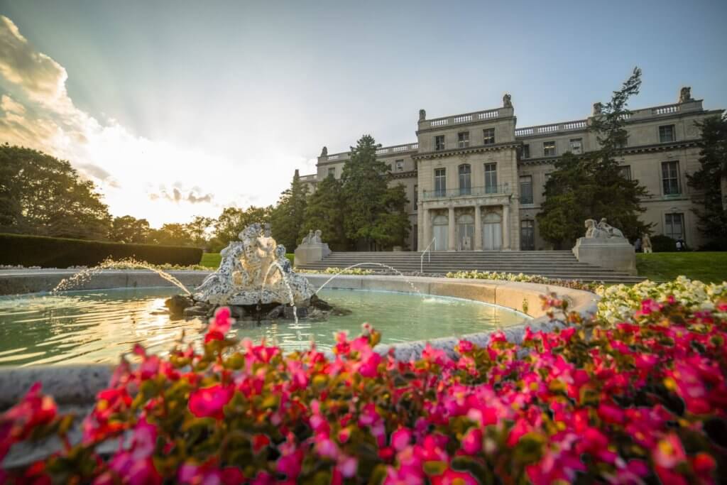 Photo of Wilson Hall on the Monmouth University campus